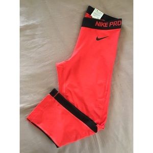 Nike Pro Cool Dri-FIT Crop Leggings